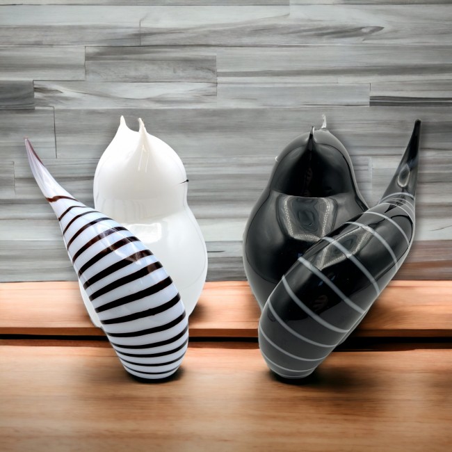 DAIKI - Pair of stylized BLACK and WHITE cats in Murano glass